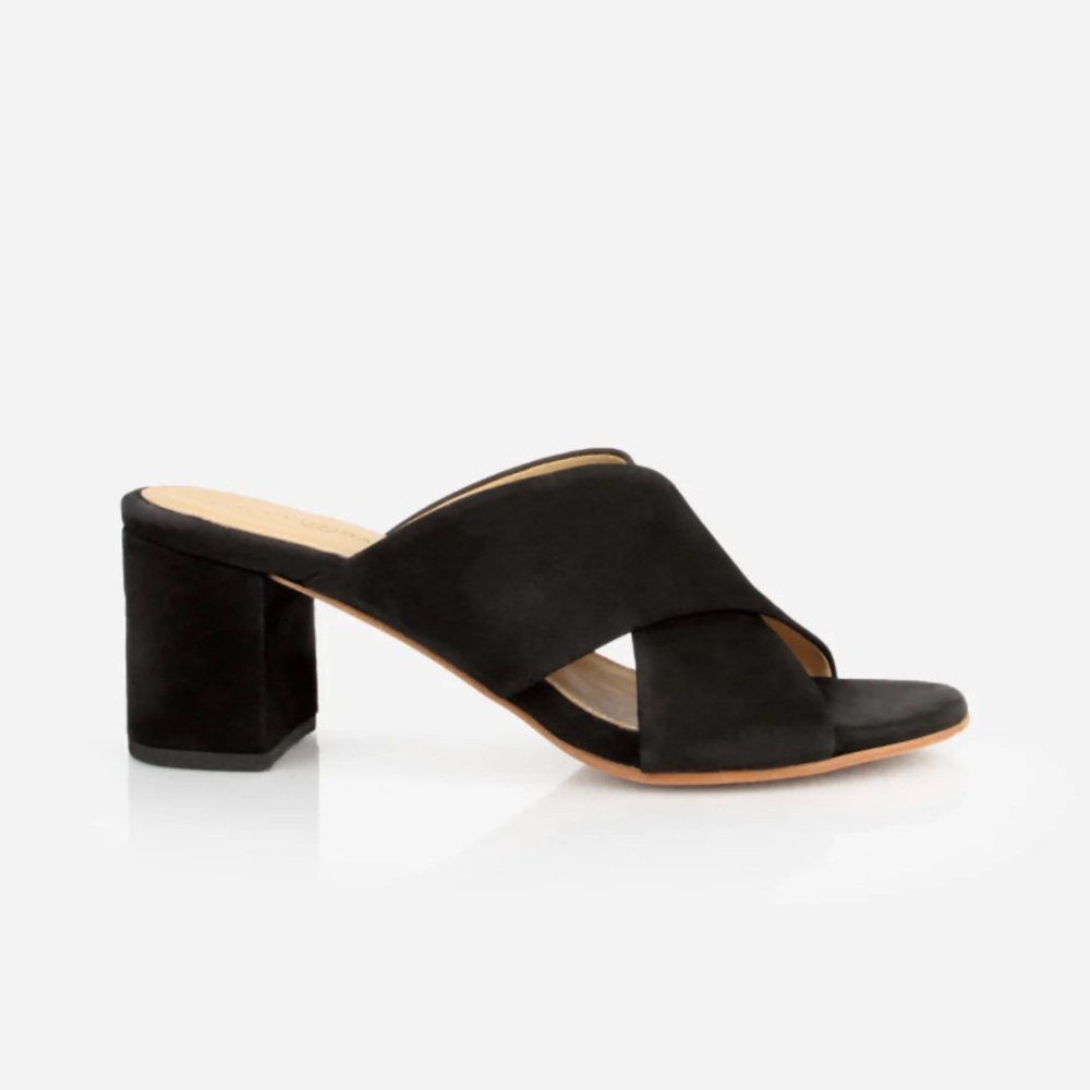 Poppy Barley Niagara Mules Black Sz 6
